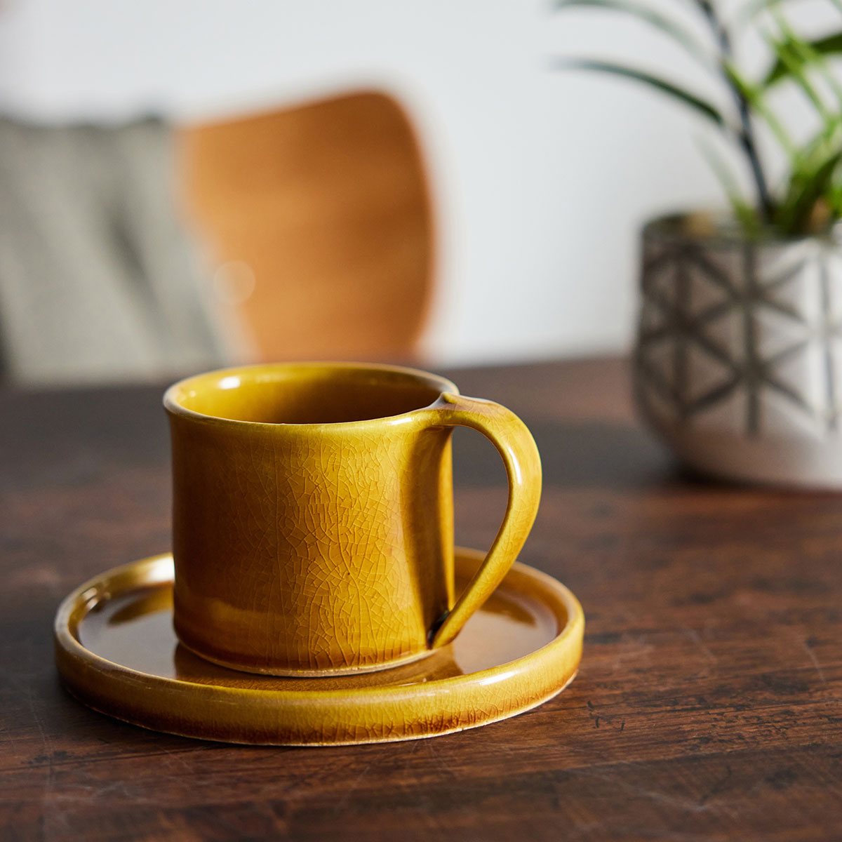 季 -とき- を移ろう モダンな色のマグ＆切立皿セット Amber（アンバー）｜utsuroi（うつろい）