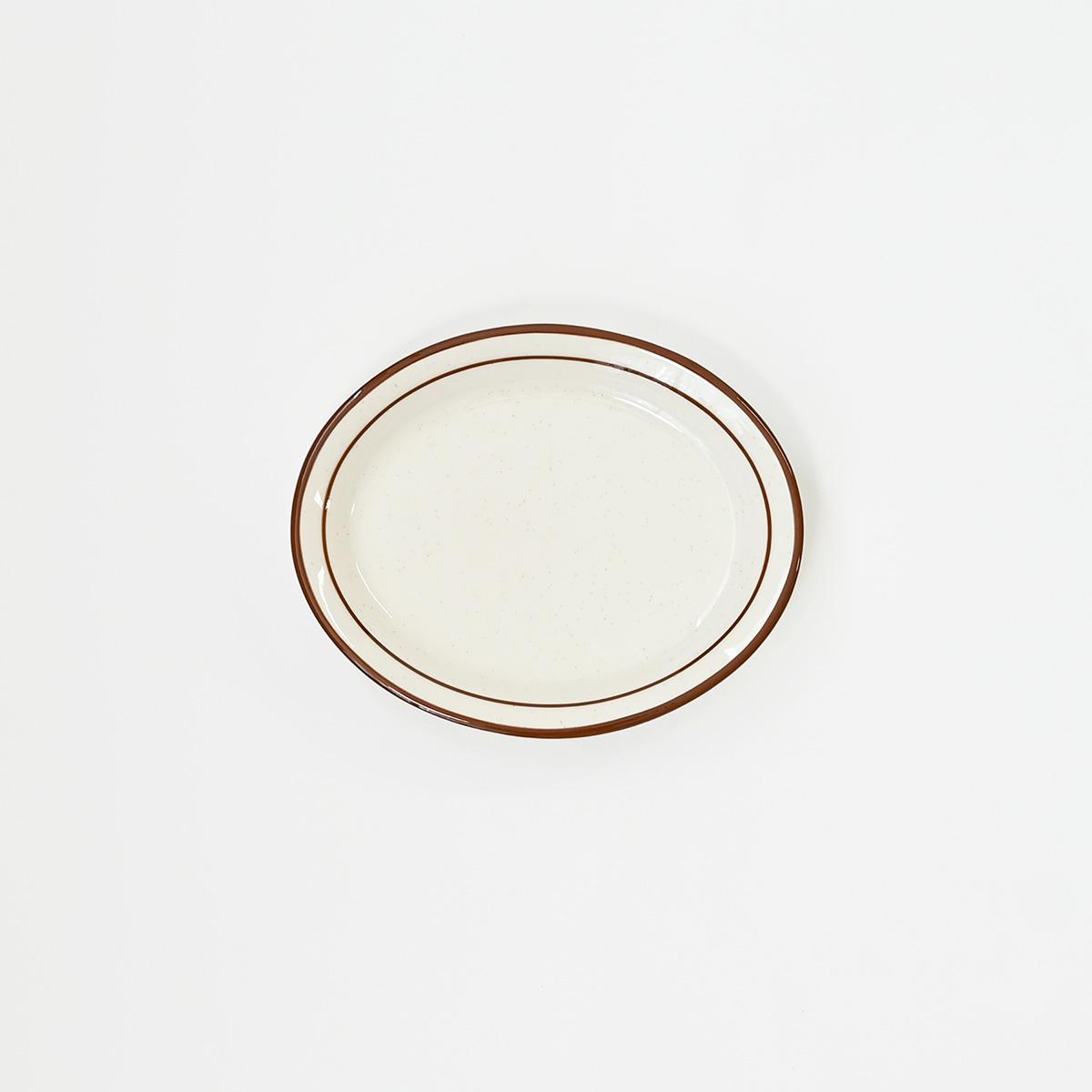 食卓に馴染むレトロライン オーバルプレート φ21cm｜TUXTON - Bahamas（バハマ）