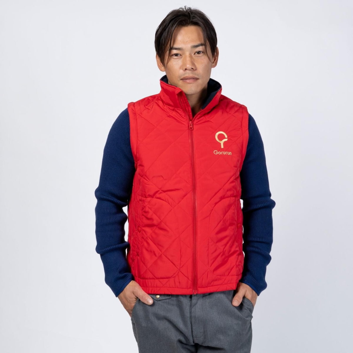 〈4月中旬以降発送〉Gorurun 切替しニットスリーブキルティングベスト（ユニセックス）レッド（S / M / L / XLサイズ）｜Gorurun × HESTA LIFE