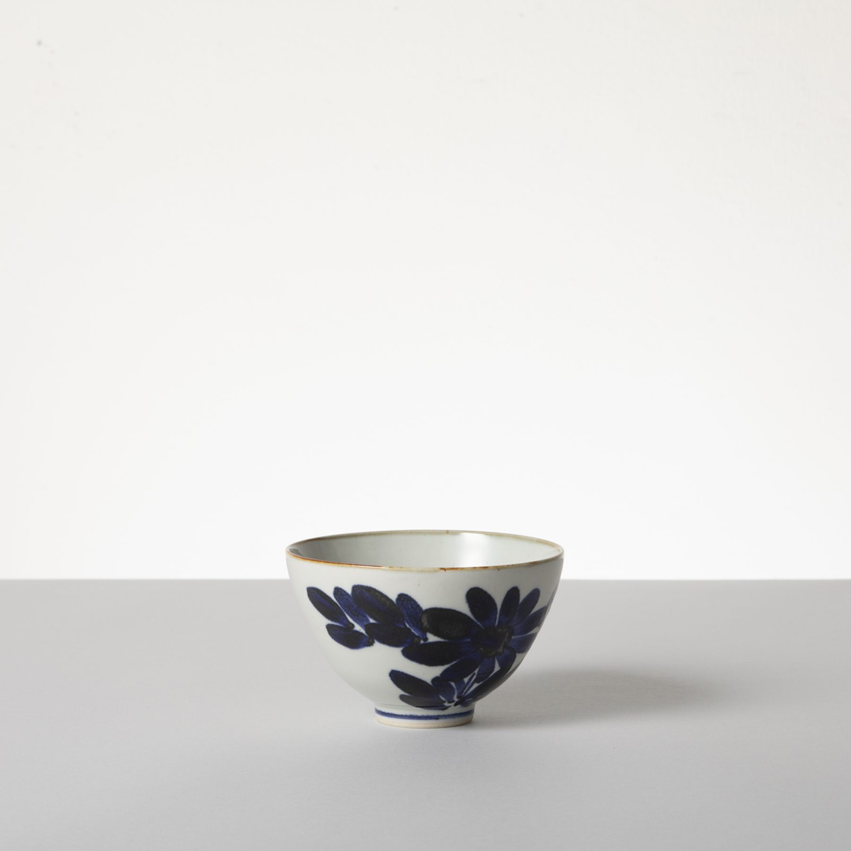 【波佐見焼】BARBAR いろは 丼 14cm 菊文