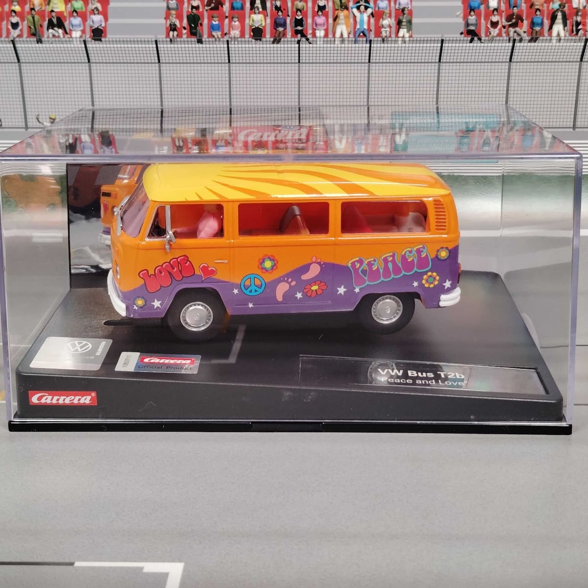 【淡路島セレクト】1/32スロットカー [Carrera Evolution 132] VW Bus T2b ”Peace and Love”