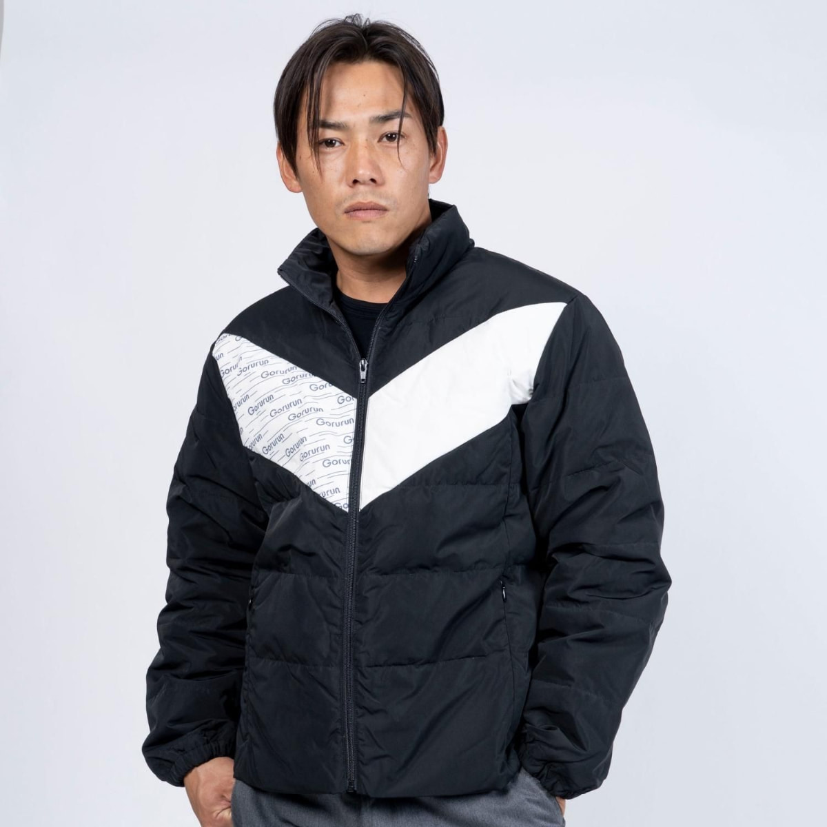 【gorurun ×  HESTA LIFE】タイニーロゴダイアゴナル　ダウンジャケット　ユニセックス　ブラック