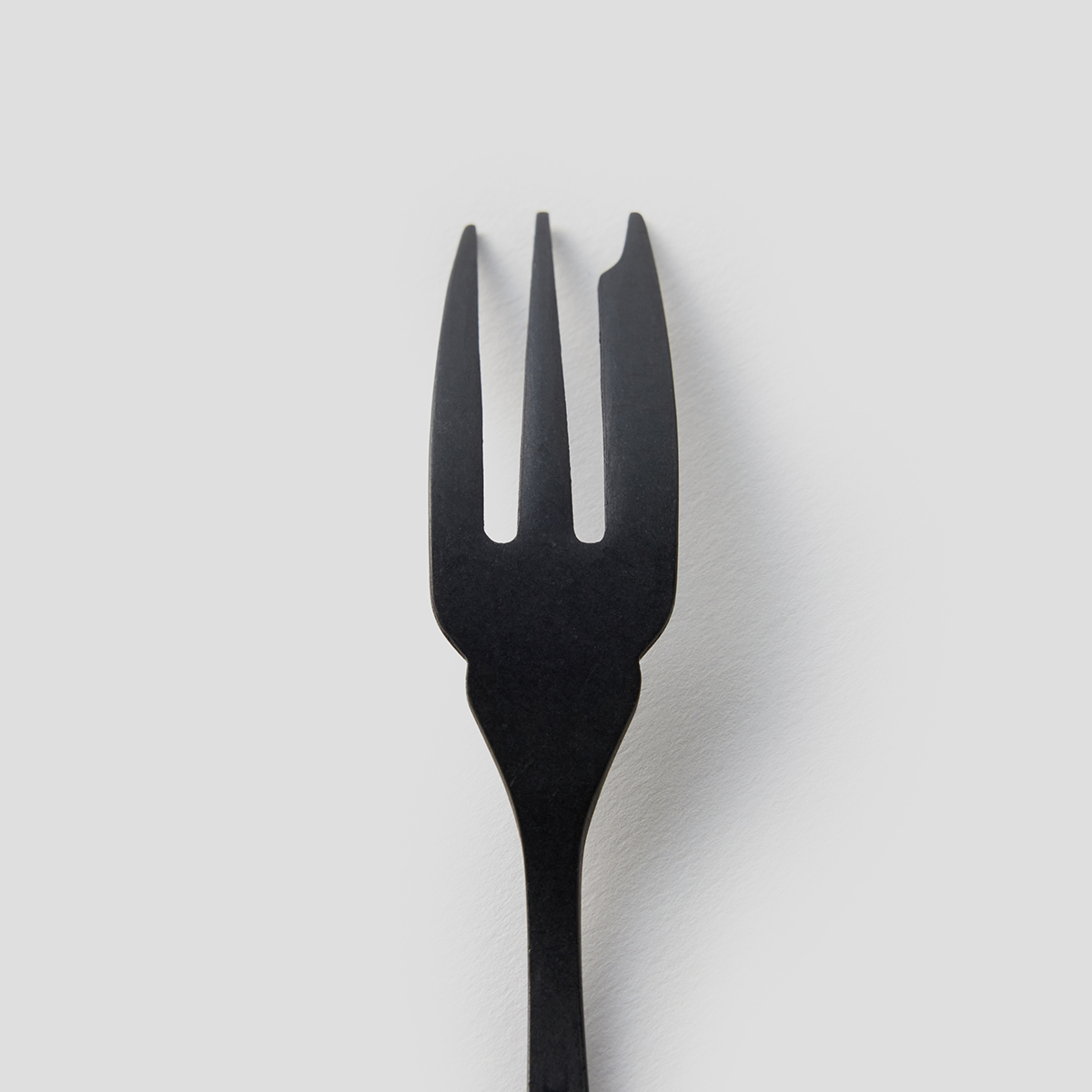 kuro_trimming_cakefork_03