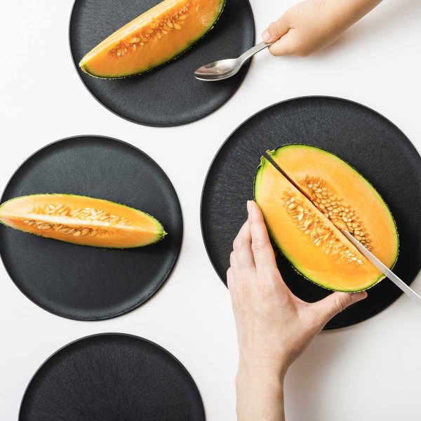 まな板になるお皿 ストーングレー φ17.4cm | CHOPLATE | HESTA