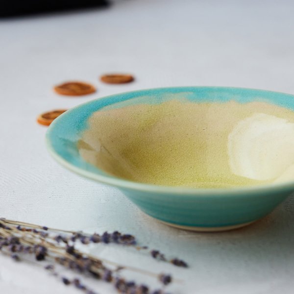 【信楽焼の新しい魅力『信楽四季彩陶』のうつわ】一つひとつ表情が異なる個性豊かな器たちをご堪能ください