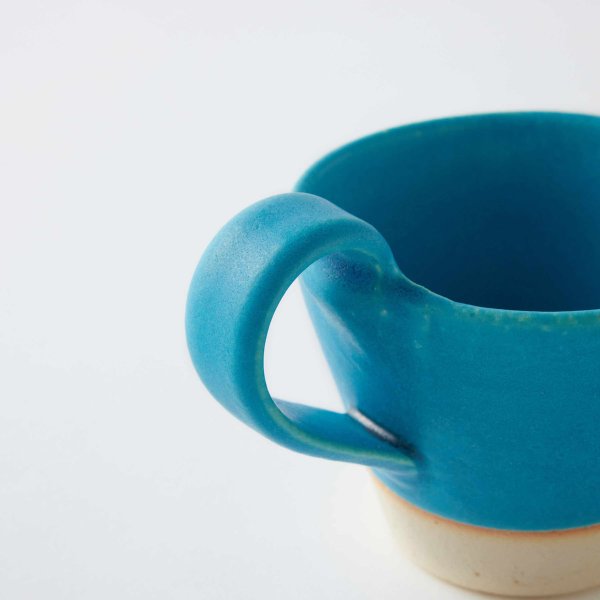 食卓に涼やかな彩りを 信楽焼のマグカップ｜ブルーラグーン | HESTA