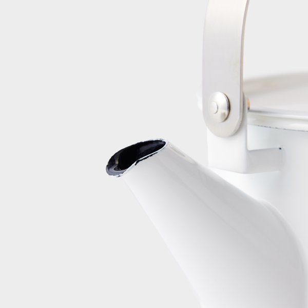 長く使える白い琺瑯ケトル 1.45L | FORMLADY - kaico | HESTA LIFE