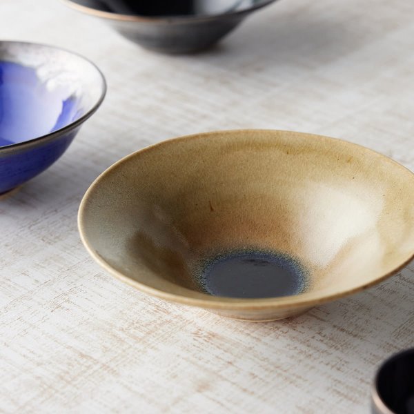 【信楽焼の新しい魅力『信楽四季彩陶』のうつわ】一つひとつ表情が異なる個性豊かな器たちをご堪能ください