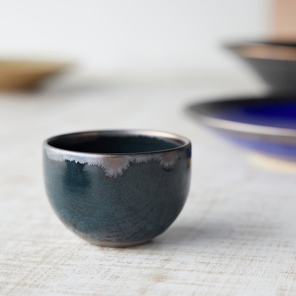 【信楽焼の新しい魅力『信楽四季彩陶』のうつわ】一つひとつ表情が異なる個性豊かな器たちをご堪能ください