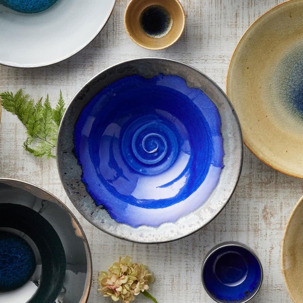 【信楽焼の新しい魅力『信楽四季彩陶』のうつわ】一つひとつ表情が異なる個性豊かな器たちをご堪能ください