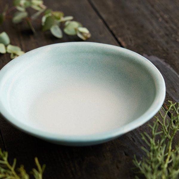 【信楽焼の新しい魅力『信楽四季彩陶』のうつわ】一つひとつ表情が異なる個性豊かな器たちをご堪能ください